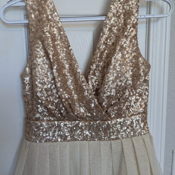 Gold Sequin Prom / Quinceanera / Party Dress! | Juniors 3 |  Fit & Flare | EUC - Picture 2 of 8